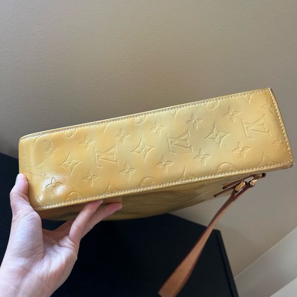 Authentic Louis Vuitton Vernis Tote Monogram Bag - Picture 6 of 15